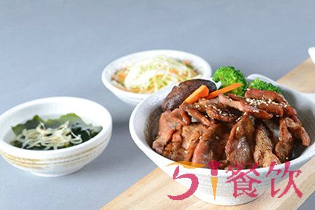 嘢兽酱烧烤肉饭怎么样？