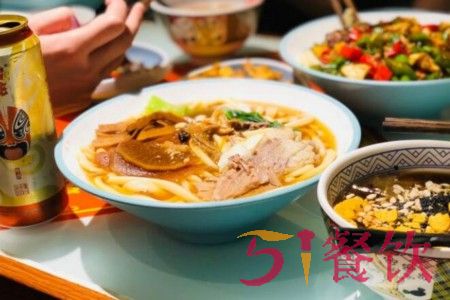 杨记跷脚牛肉面加盟电话多少