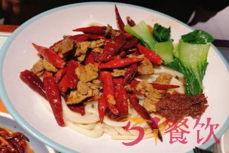 杨记跷脚牛肉面加盟贵吗